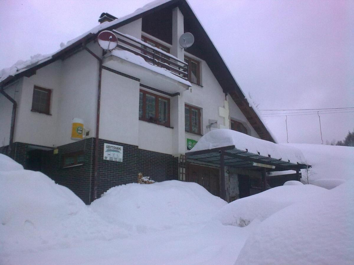 Hotel Penzion Pod Paprskem à Staré Město Extérieur photo